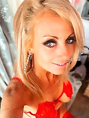 Youâ€™re laying in my garden whilst I reach over in a bikini