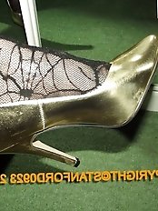 Shirley Slut 874: A collection of explicit images.