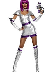 A comparison of two sci-fi franchises featuring stunning women