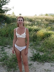 Experienced female wants to have anal sex with dildo