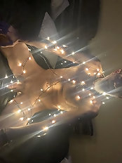 Crazy old dame is posing naked