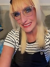 Old and dissolute girlfriends are ready for sex