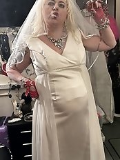 A slutty wife celebrates 20 years of marriage with her husband