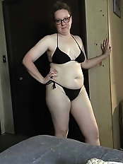 Russian mature slut shows her skills