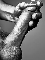 High-quality mature women are displaying their exposed mouths in pictures