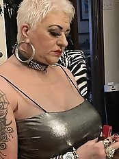 The stepmom wears white tights to tempt her stepson before mom arrives