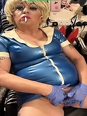 Housewives indulge in solo pleasure with their fingers