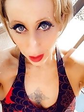 Displaying her anklet