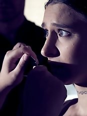 I like to play with my feet especially with the feet of others.