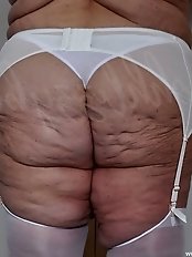 Photos of the village mother’s sexual experience.